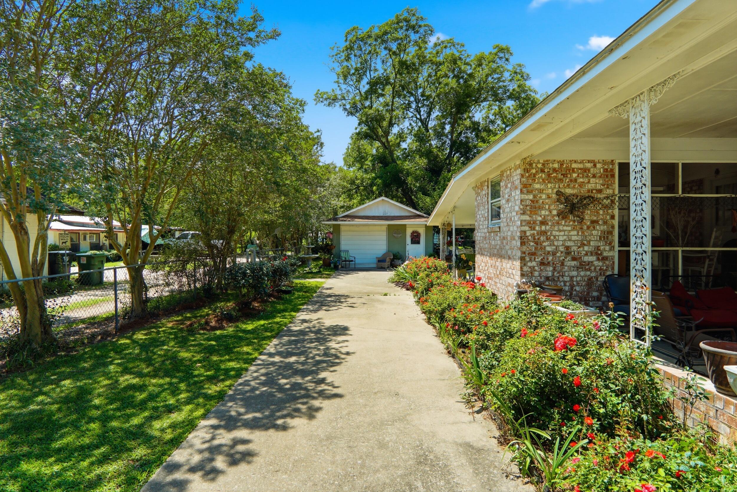 1729 Old Whitesville Road