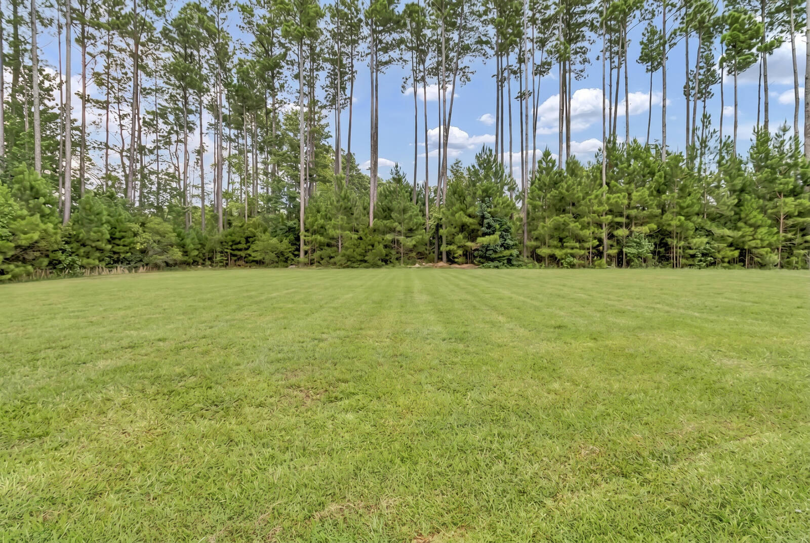 411 Whispering Breeze Lane