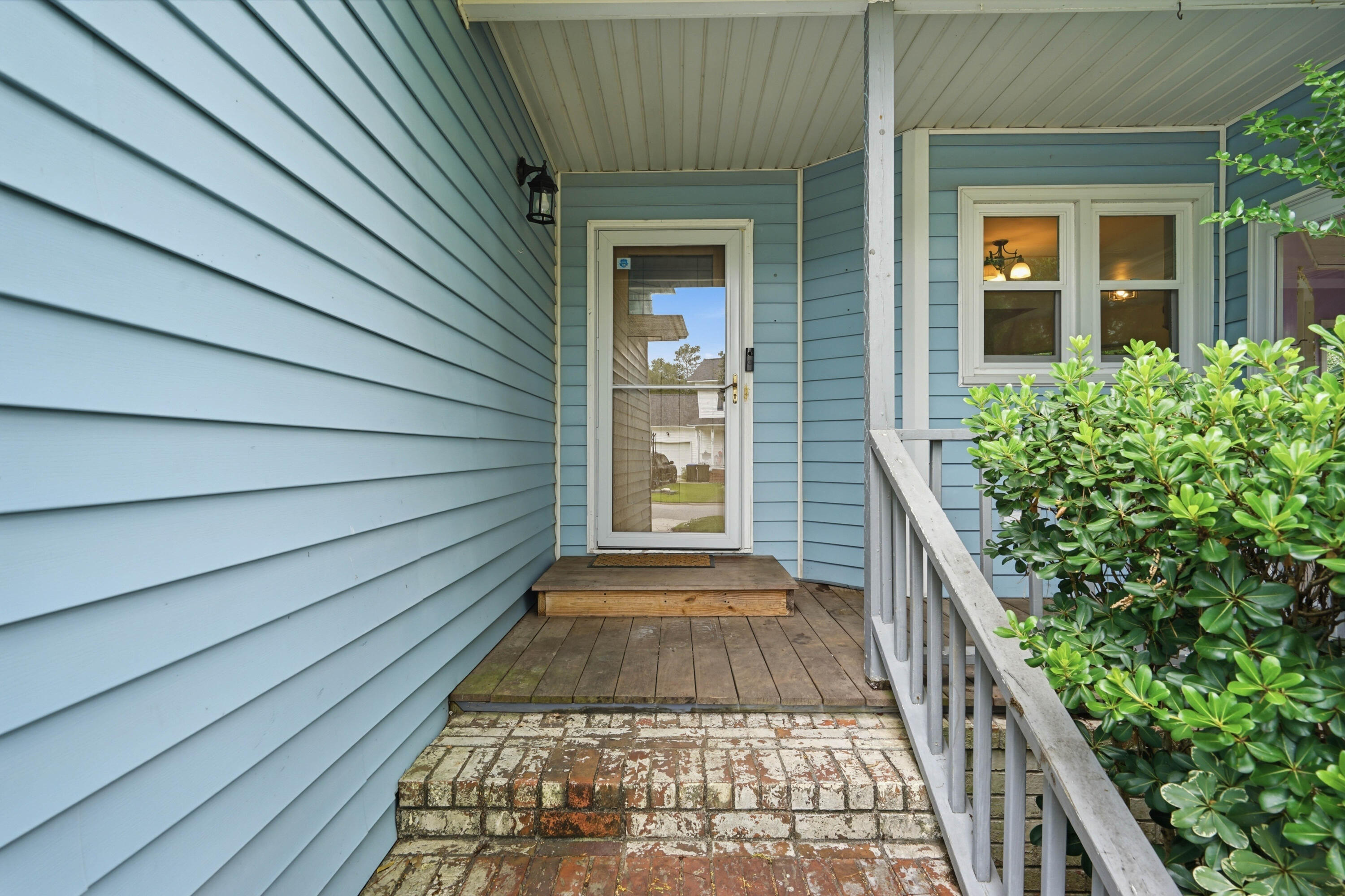 608 Dolphin Drive