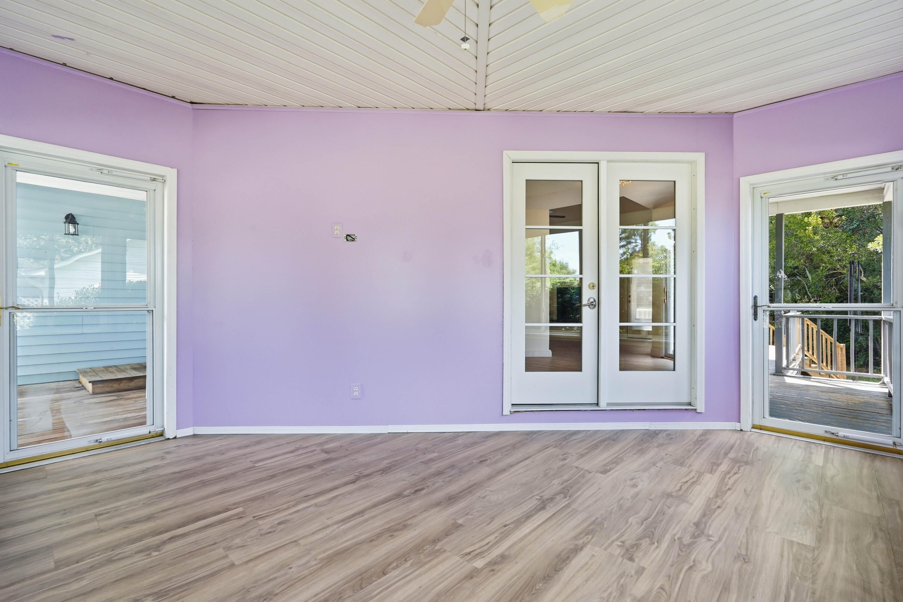 608 Dolphin Drive