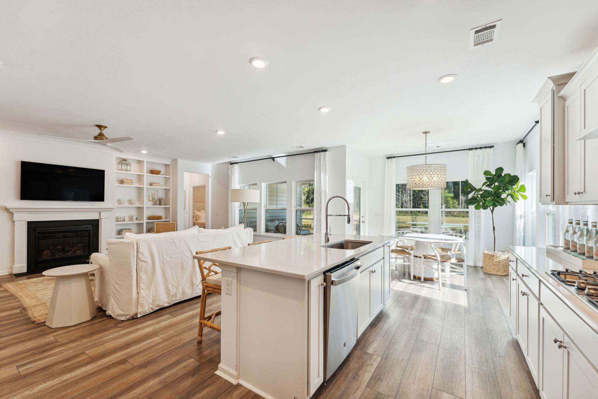 1106 Razor Clam Way