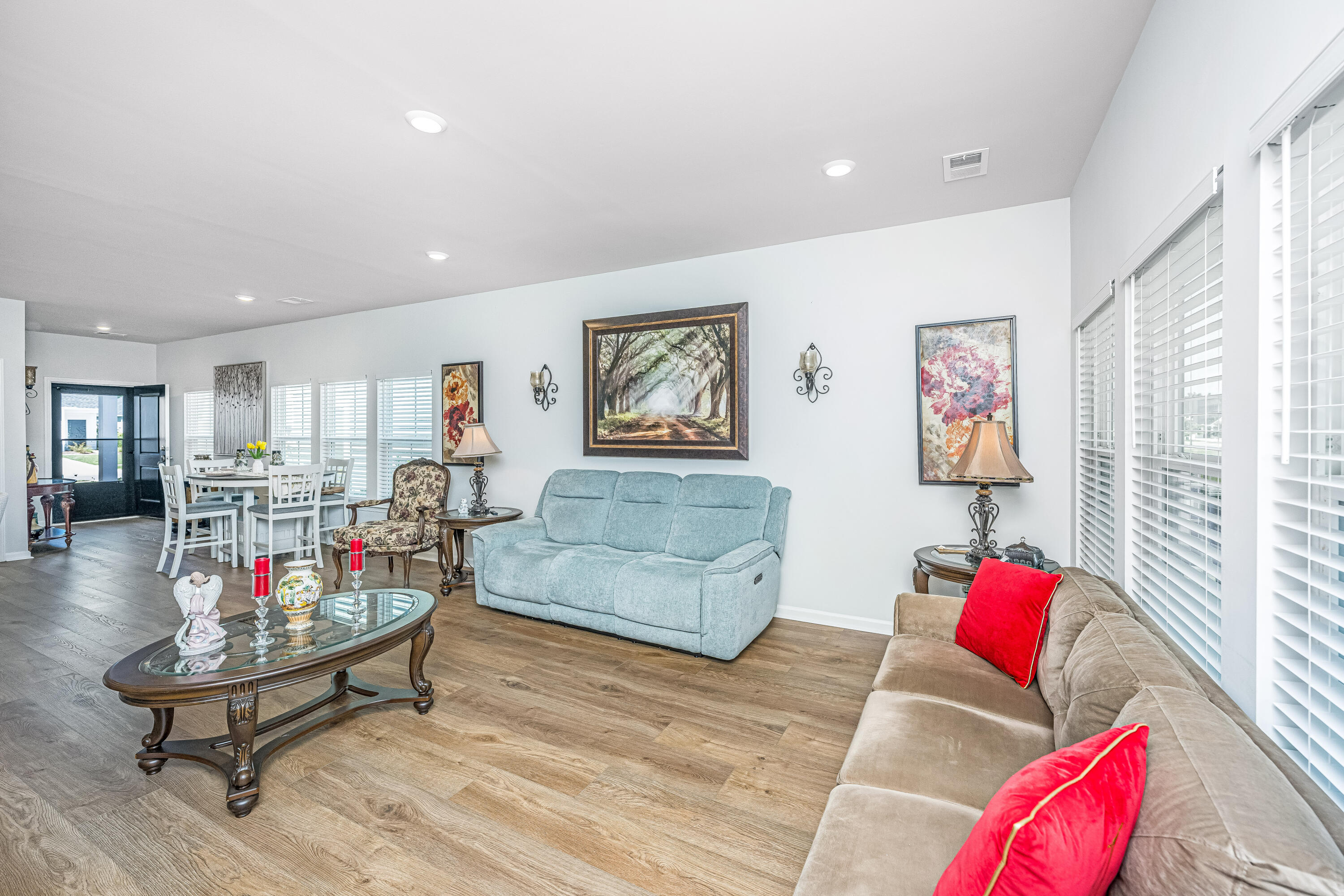 1146 Glorious Way