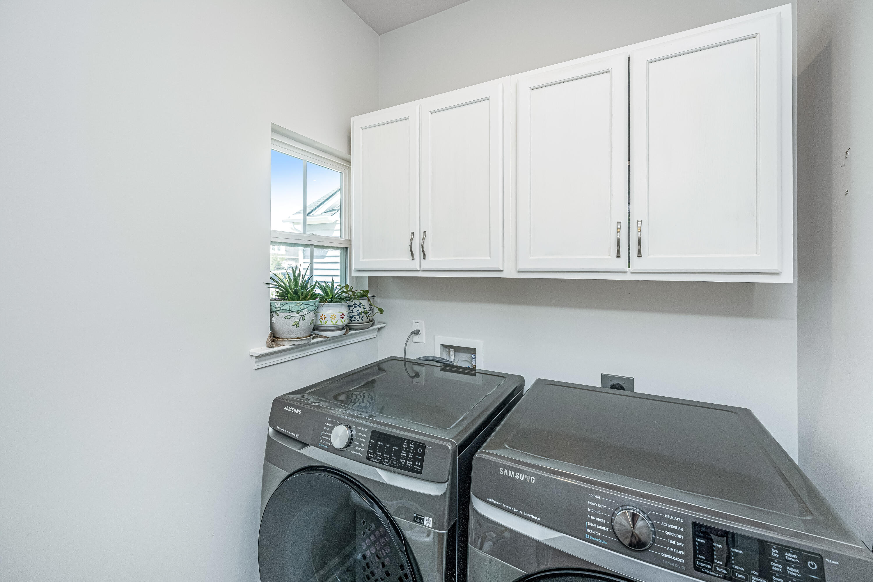 1146 Glorious Way