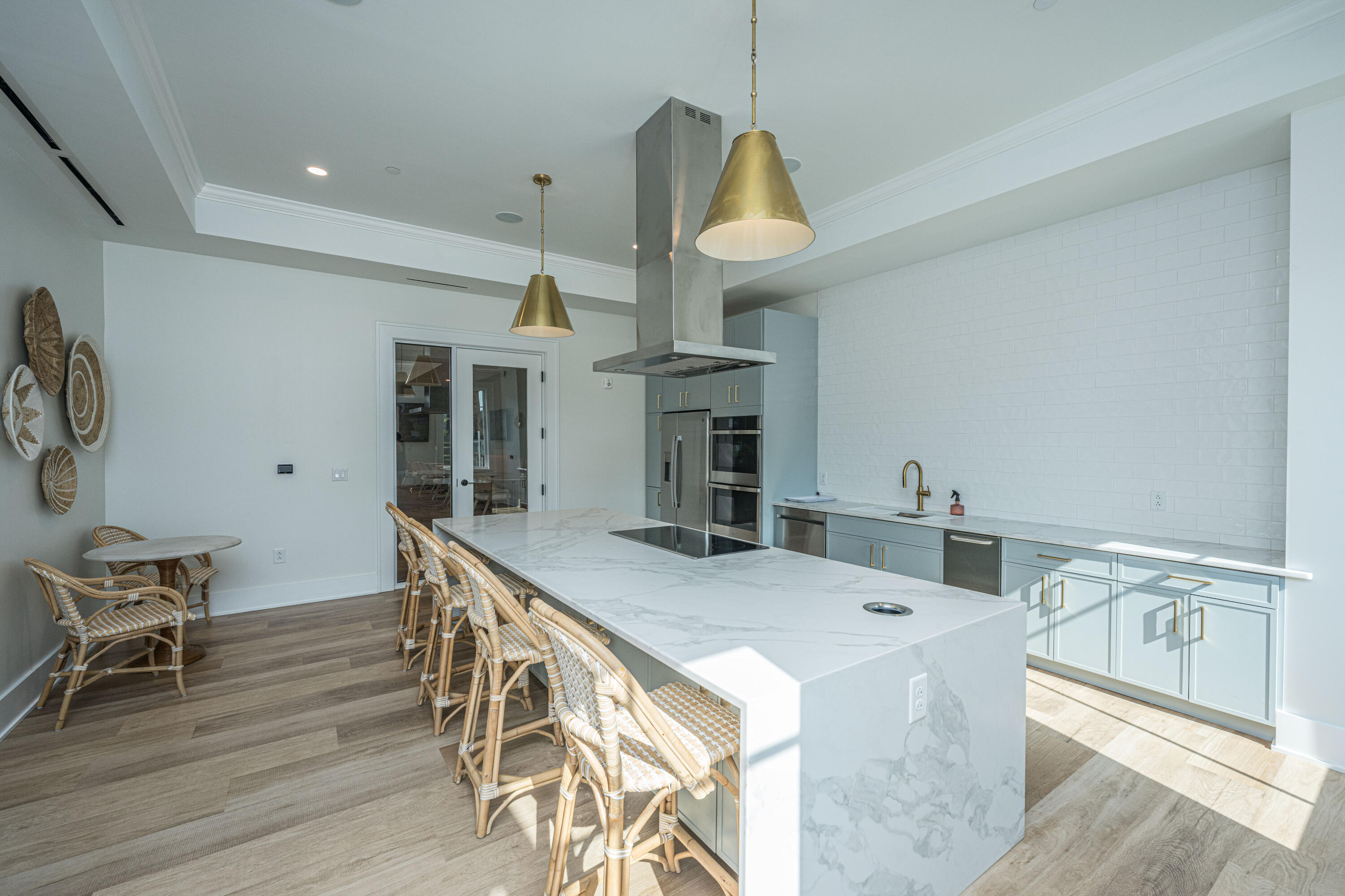 1146 Glorious Way