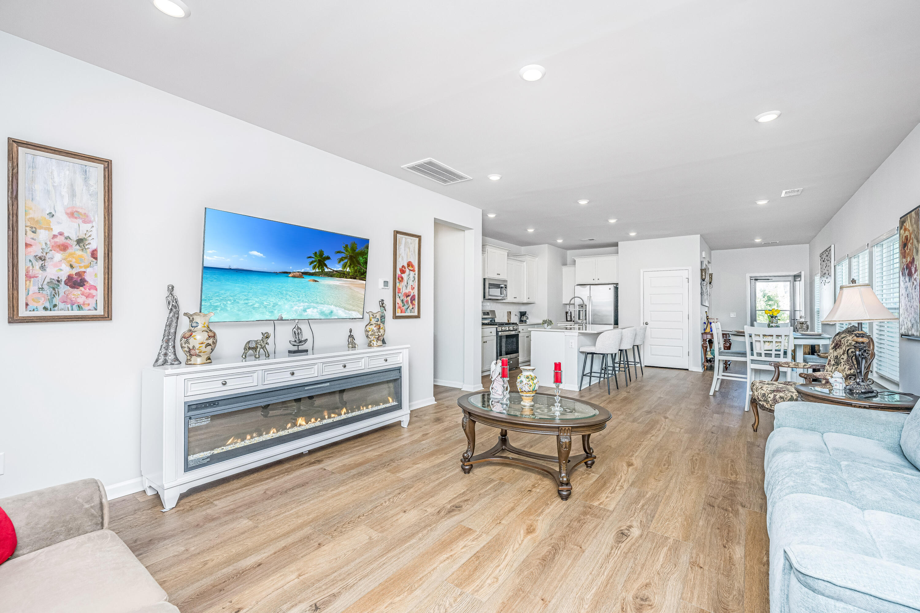 1146 Glorious Way
