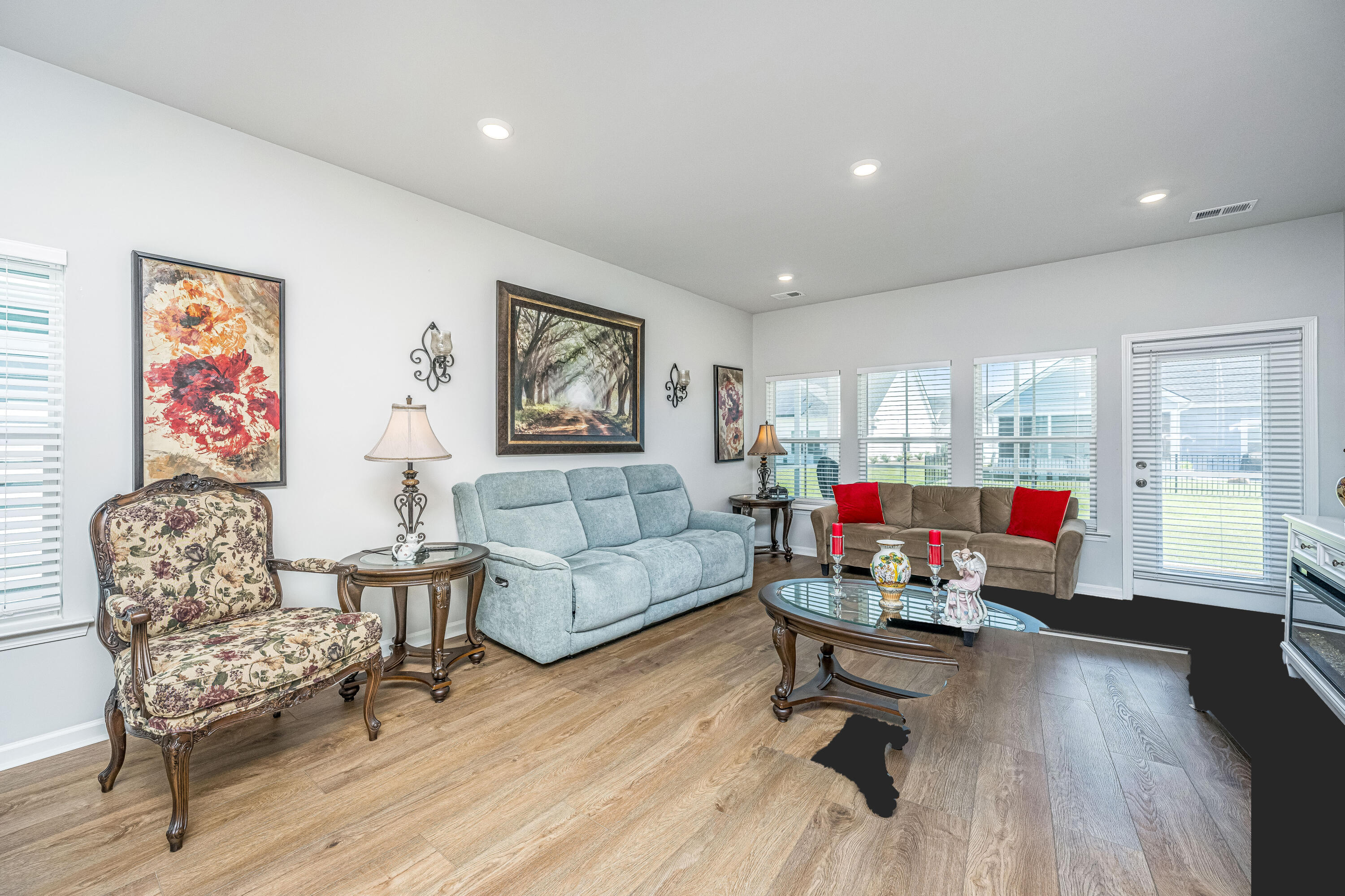 1146 Glorious Way