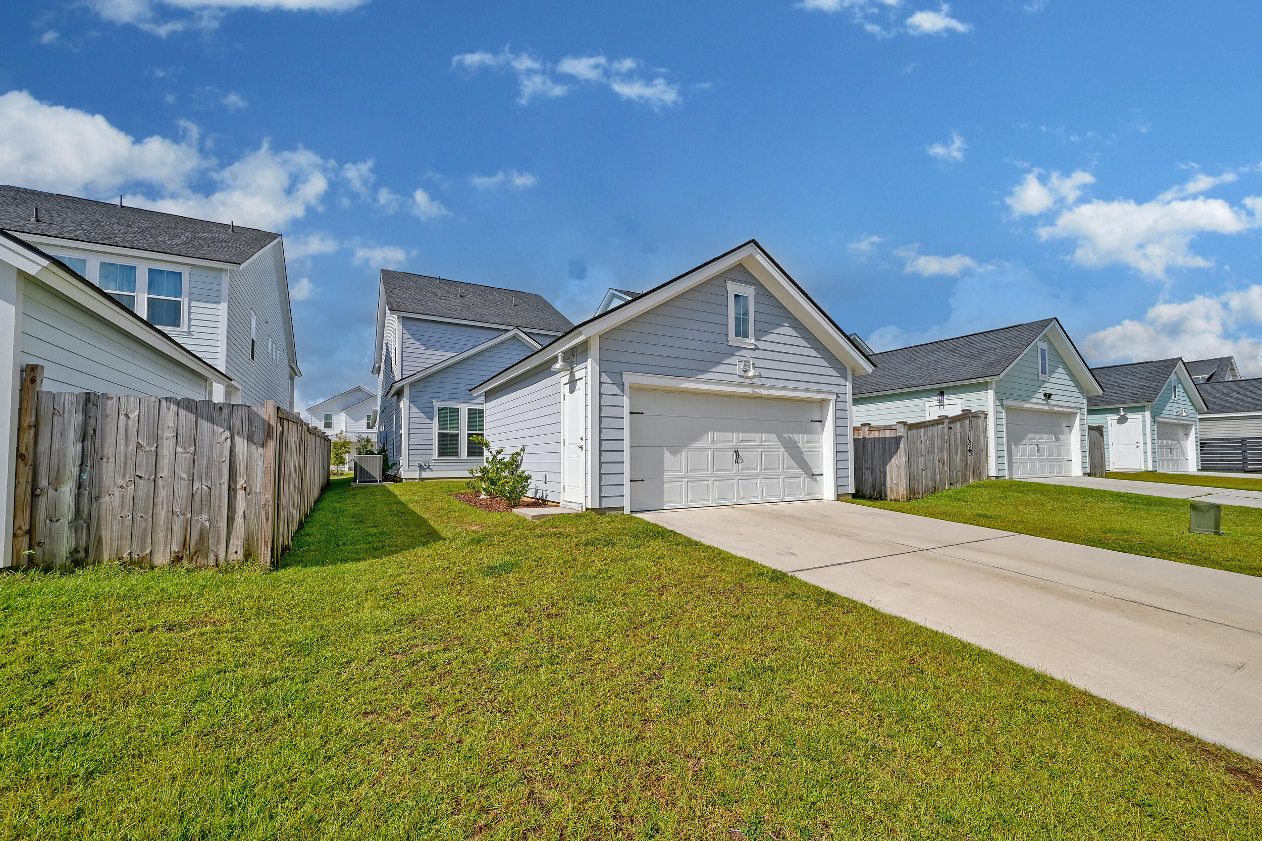 462 Woodgate Way