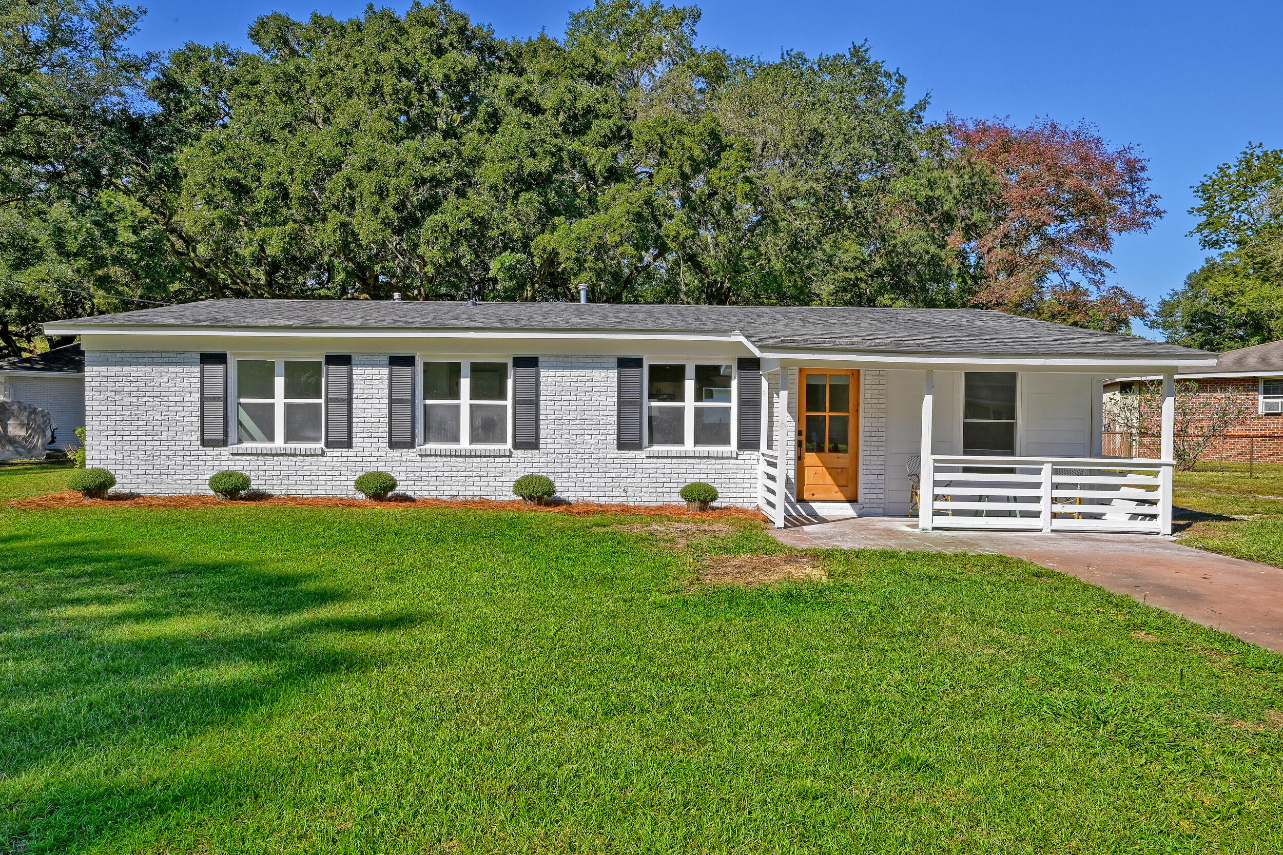 1472 Village Road