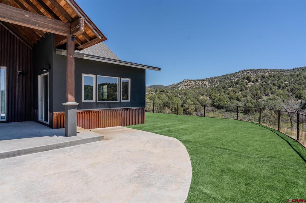 1700 Thoroughbred Road