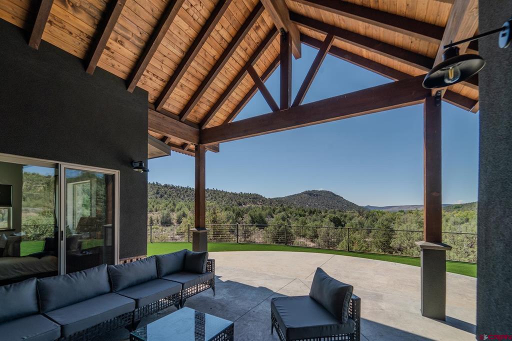 1700 Thoroughbred Road