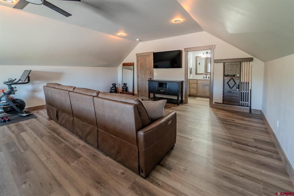 1700 Thoroughbred Road
