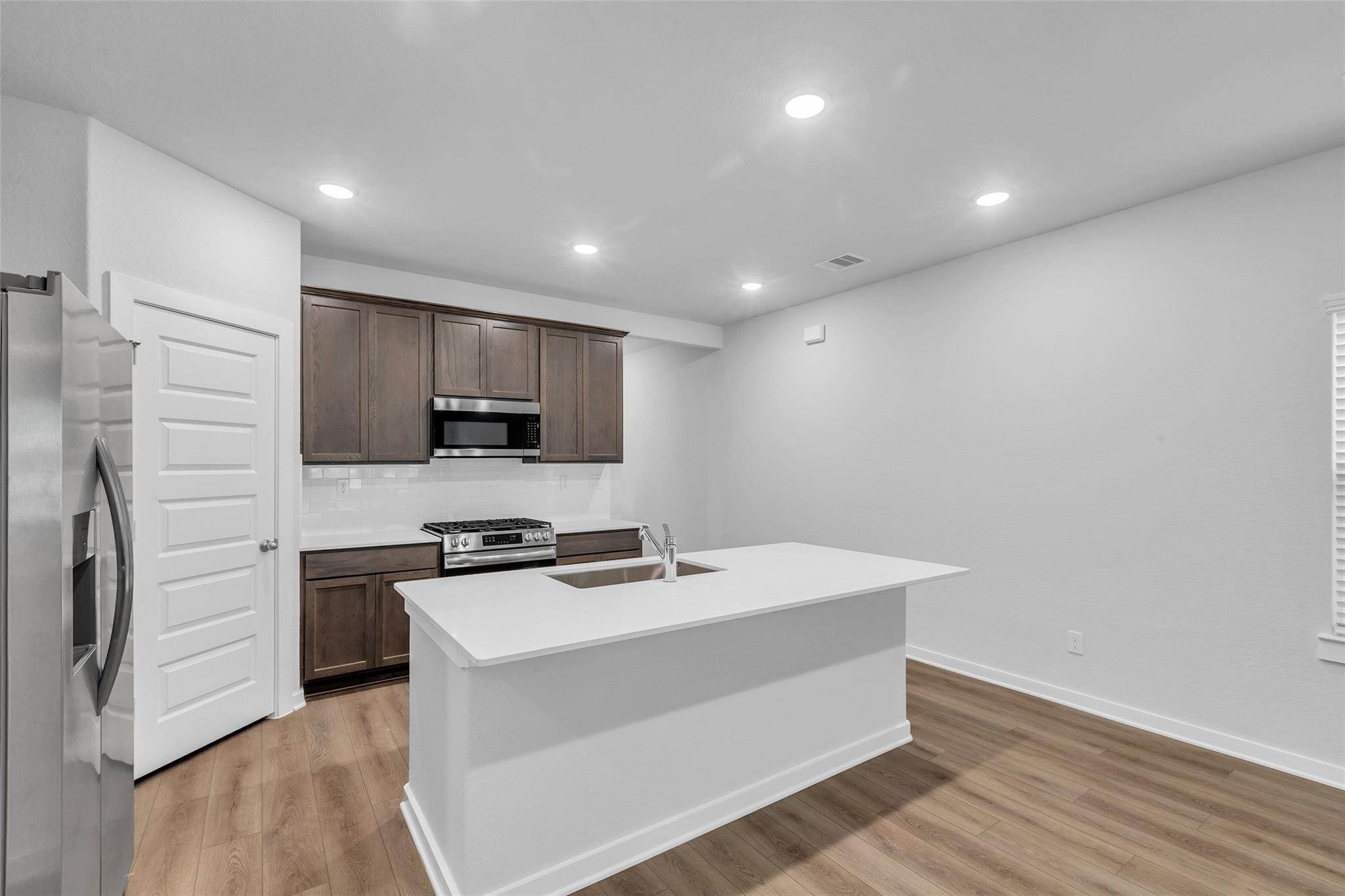 8550 Blueberry Ash Street