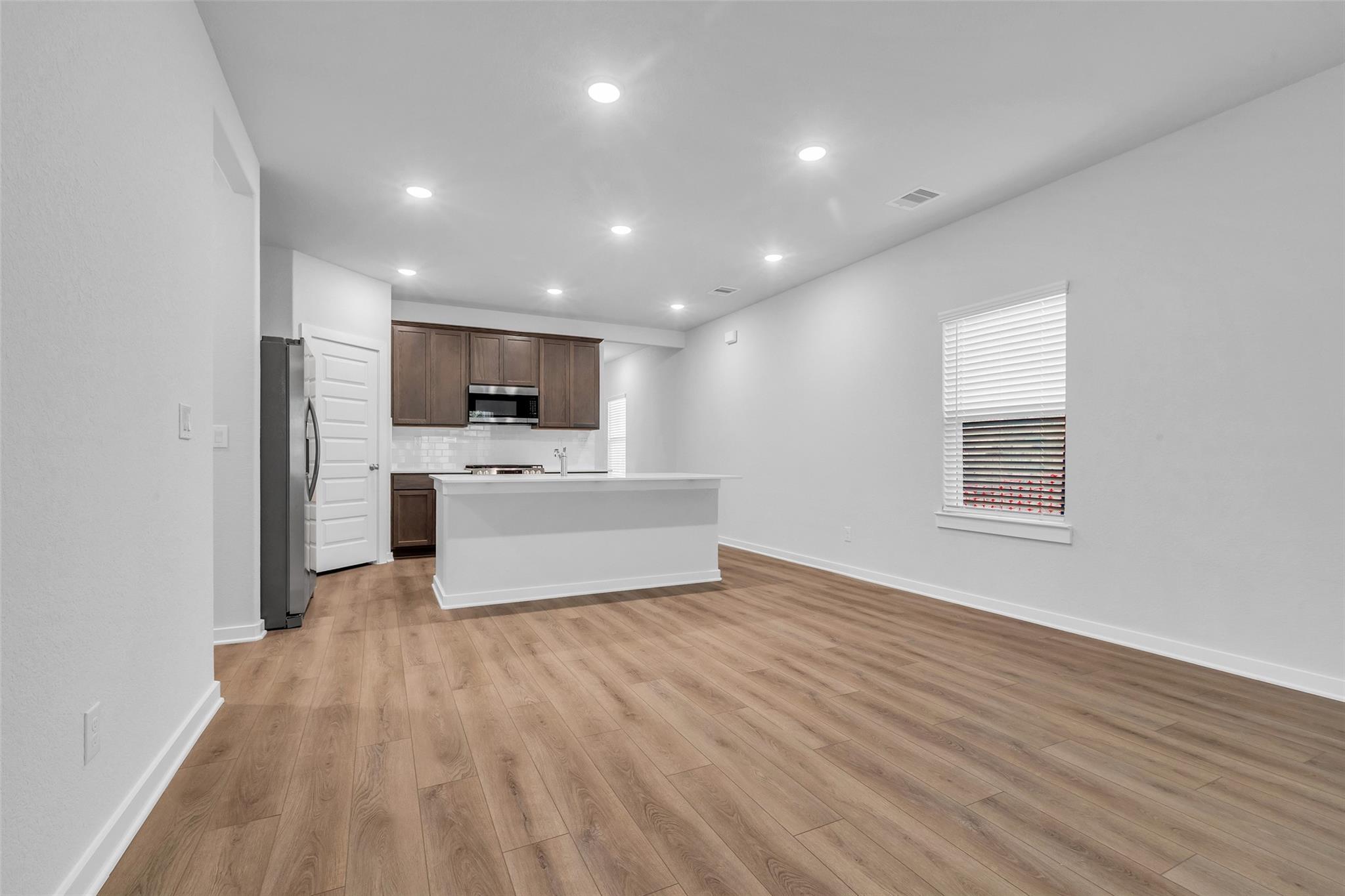 8550 Blueberry Ash Street