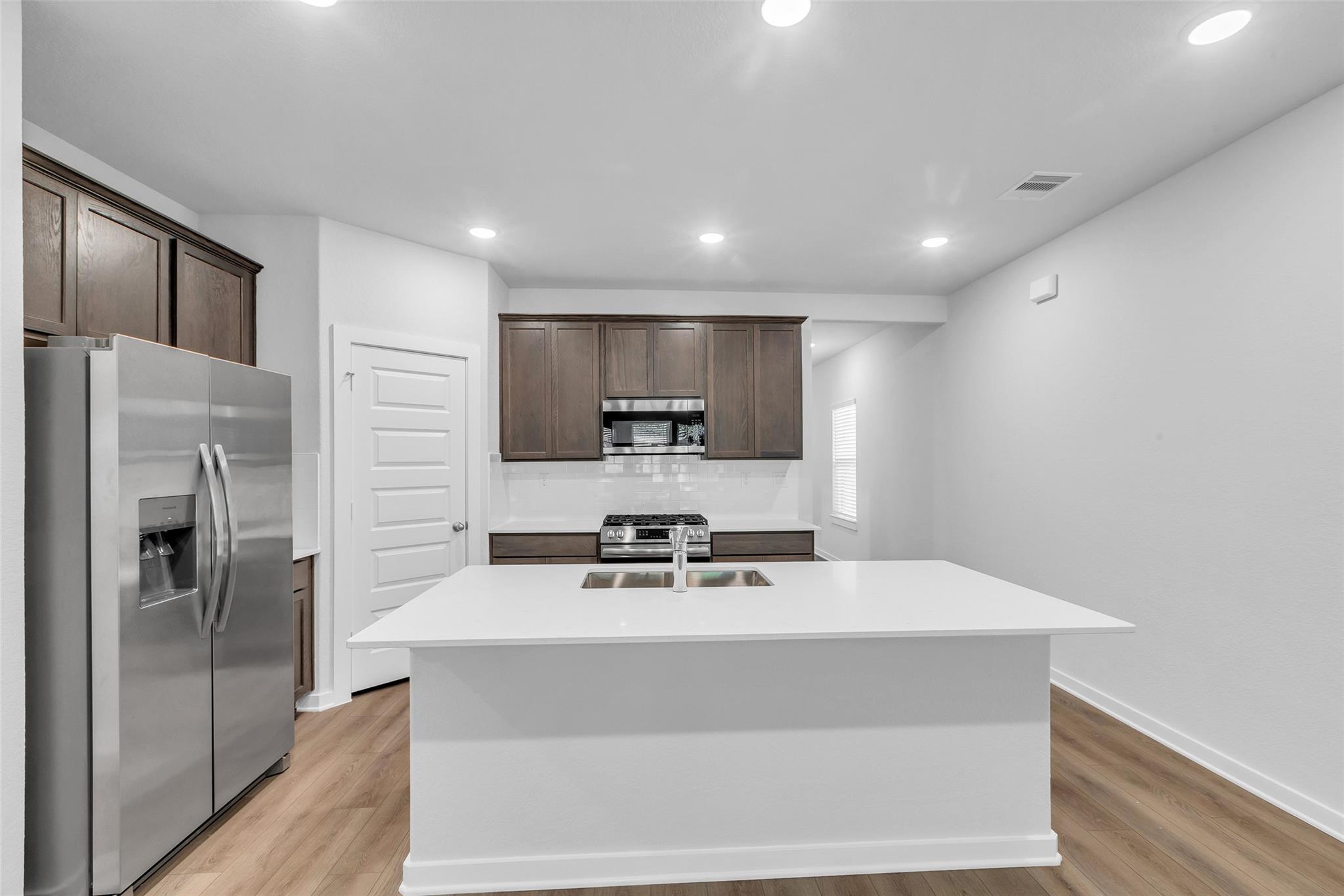 8562 Blueberry Ash Street