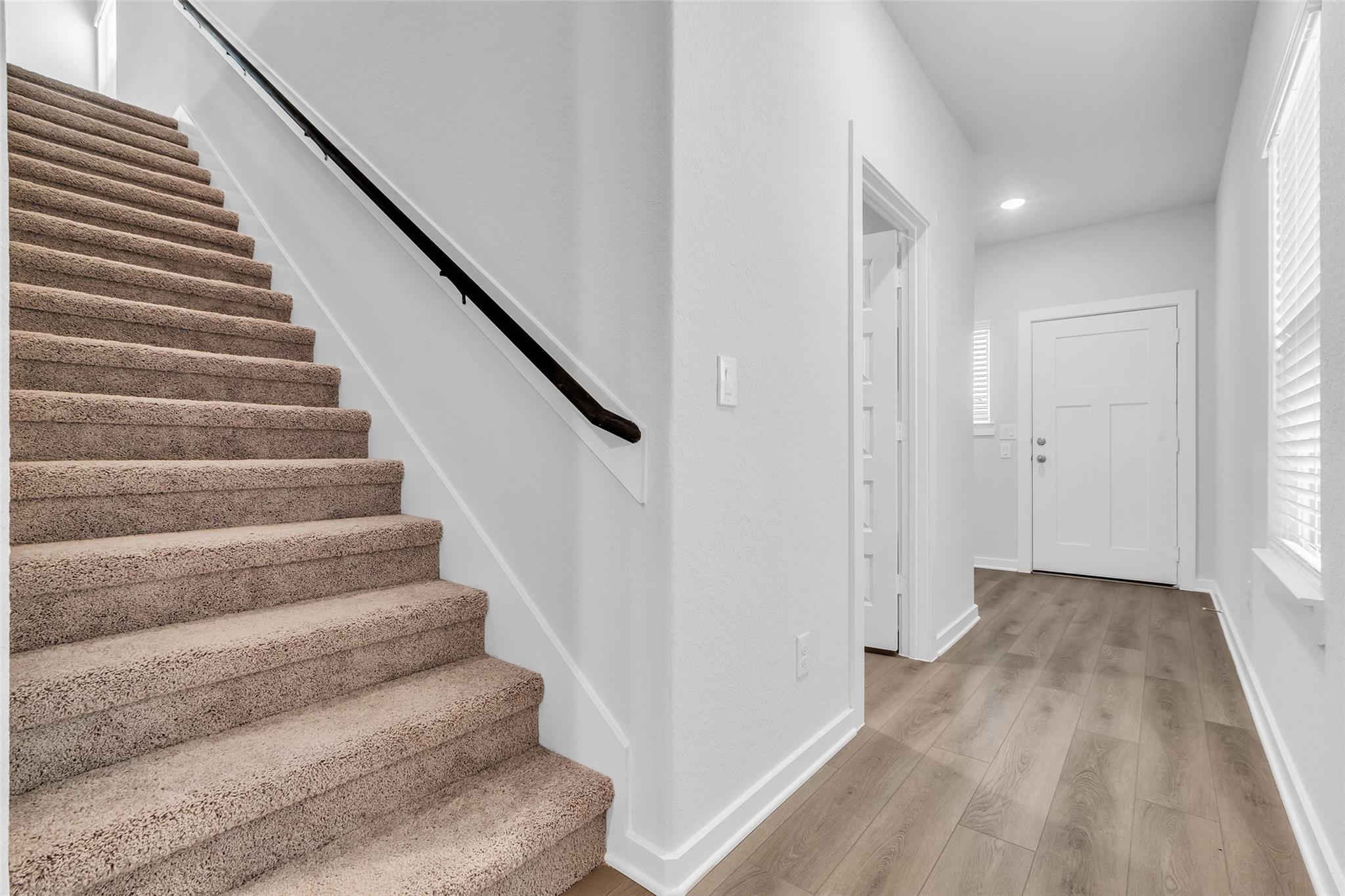 8562 Blueberry Ash Street