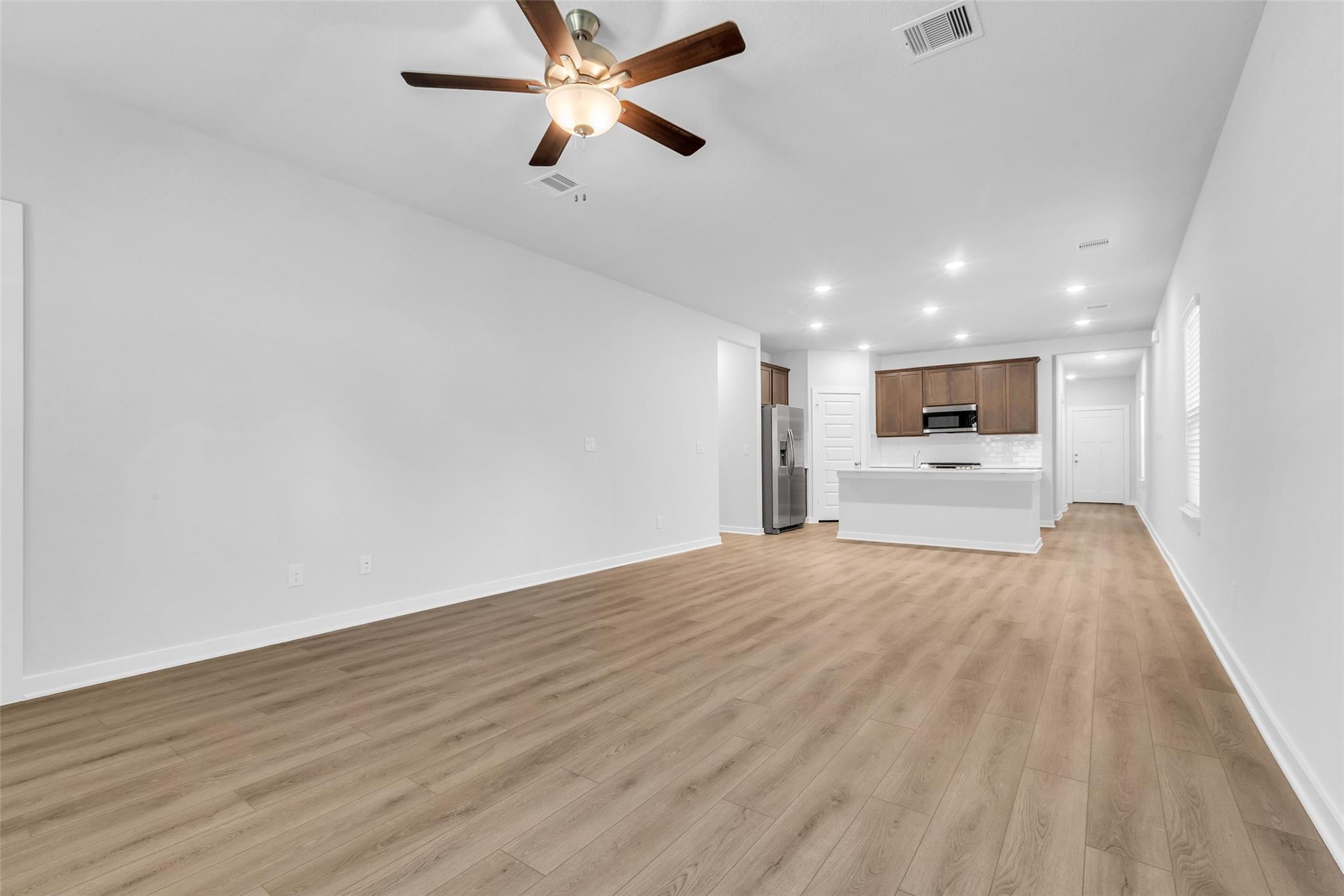 8562 Blueberry Ash Street