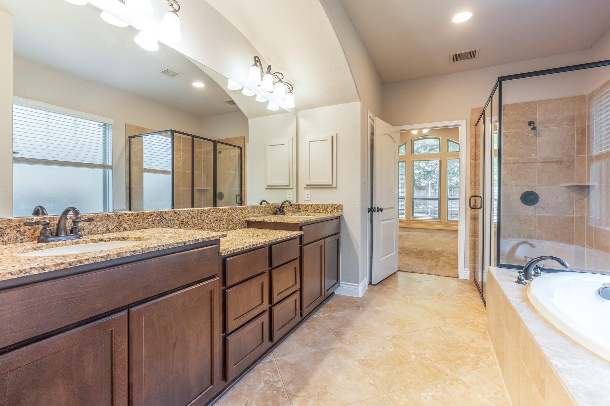 118 N Greatwood Glen Place