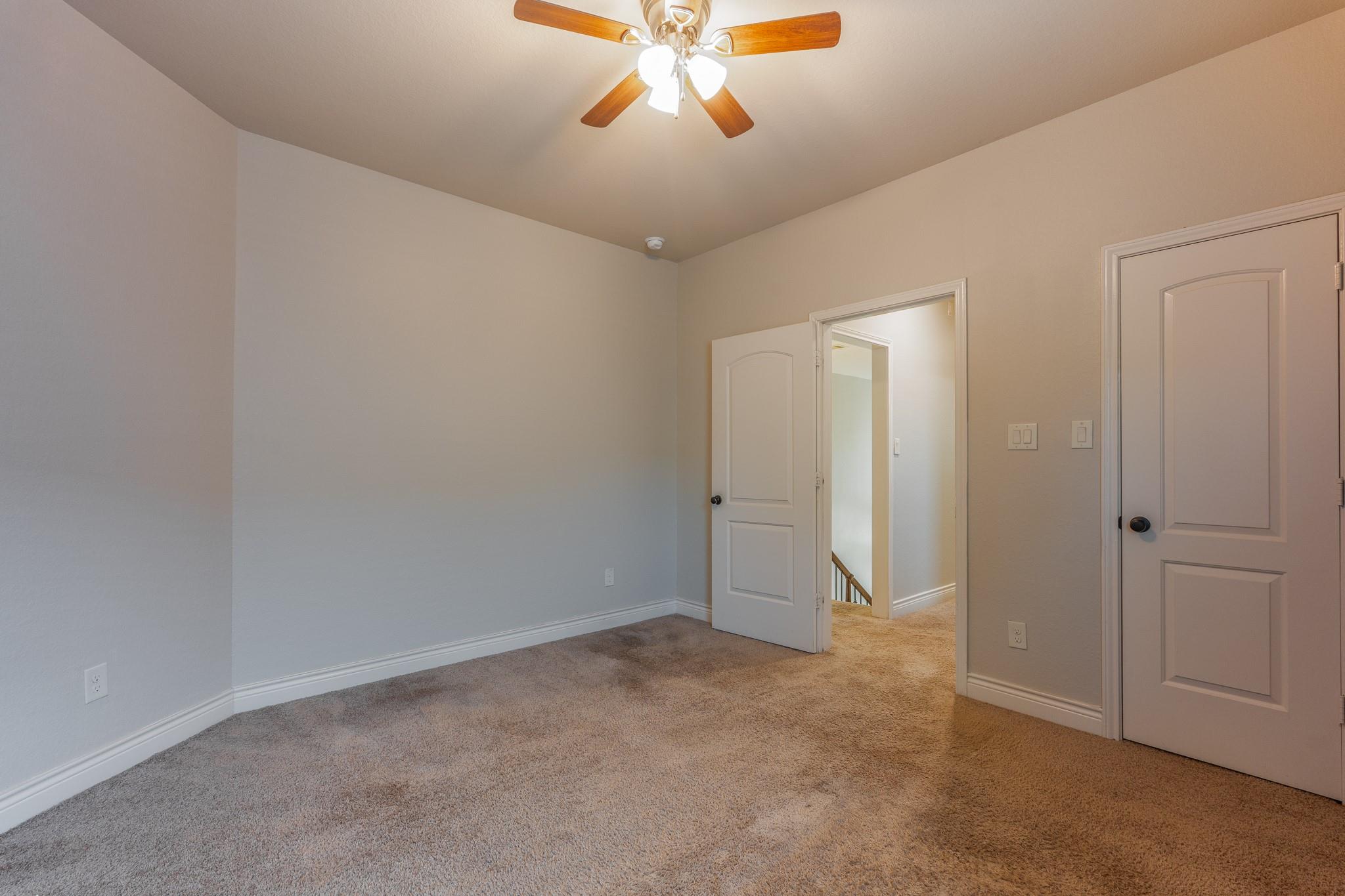 118 N Greatwood Glen Place