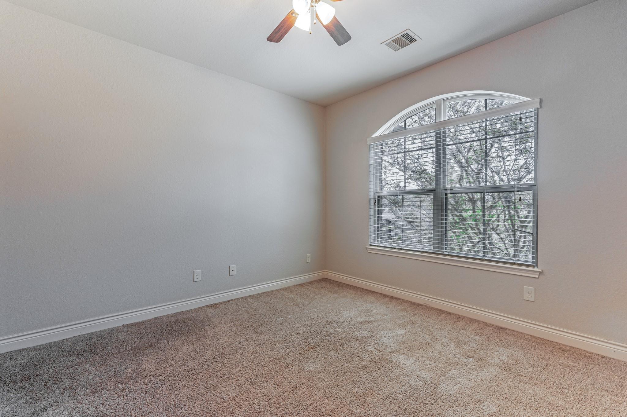 118 N Greatwood Glen Place