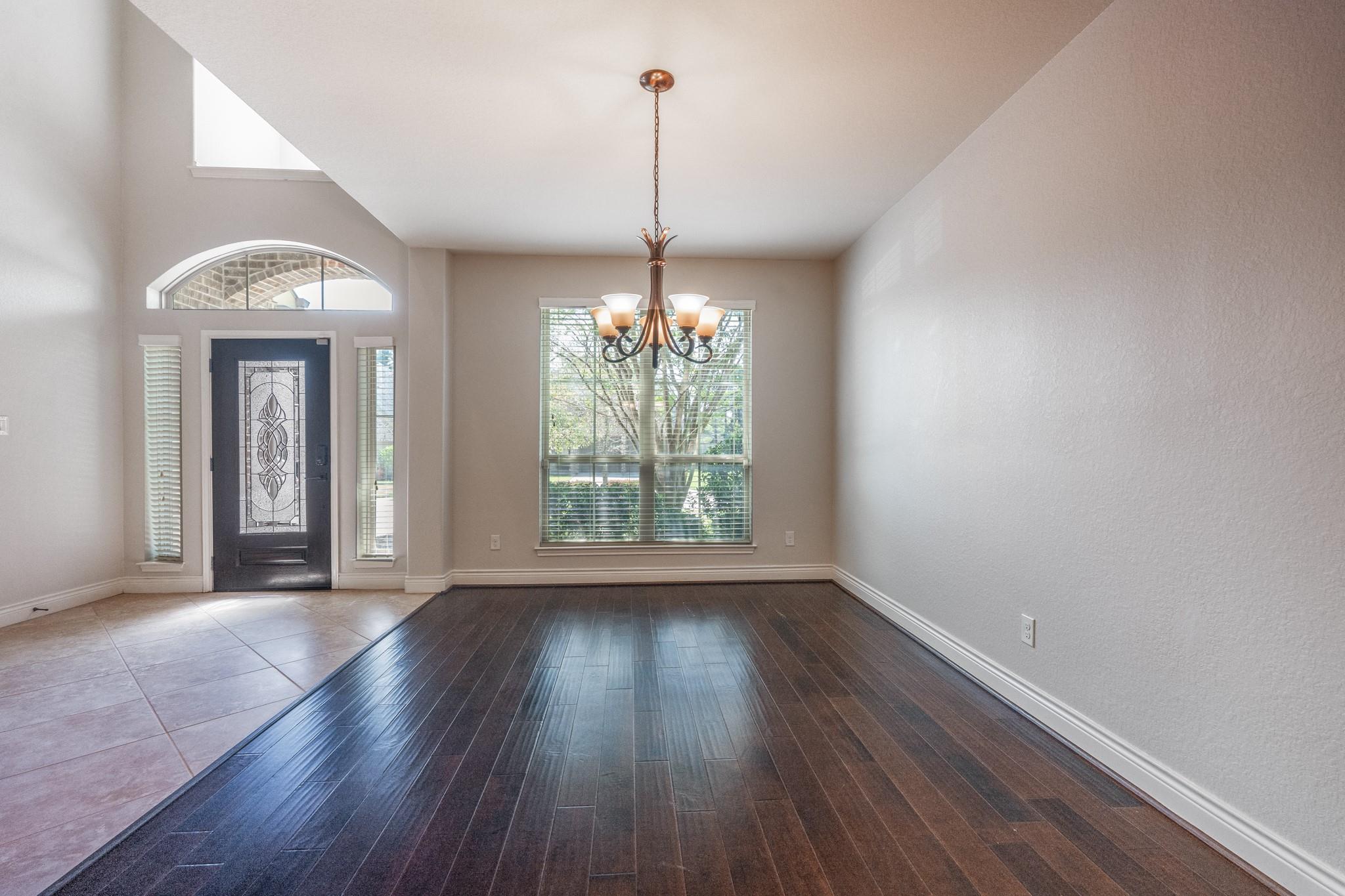 118 N Greatwood Glen Place