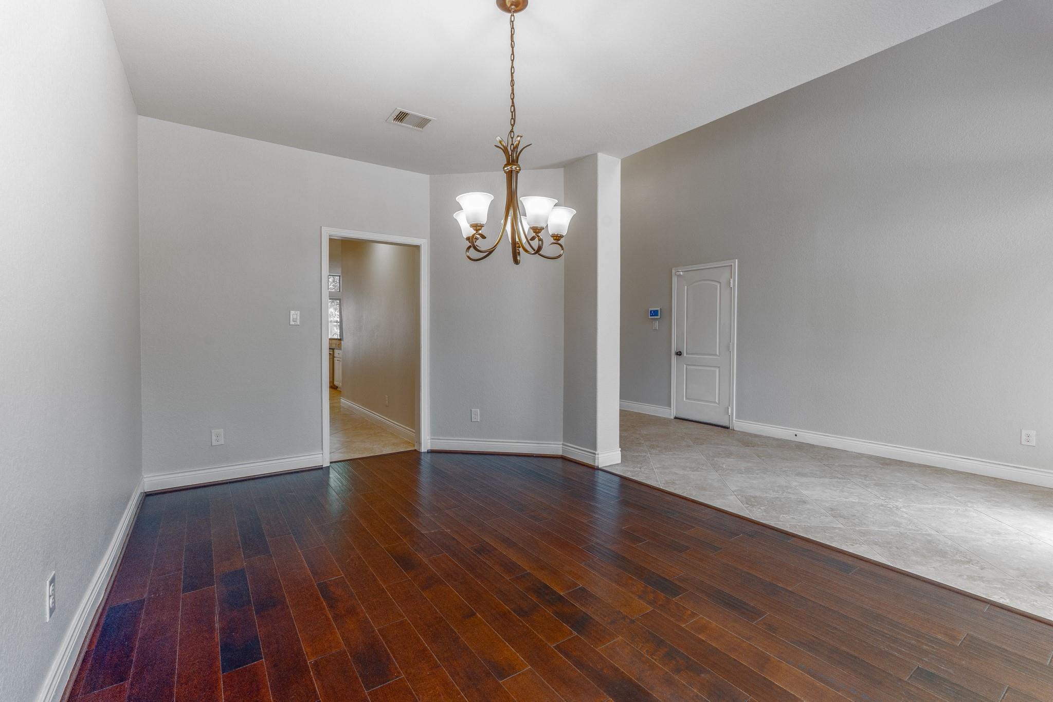 118 N Greatwood Glen Place