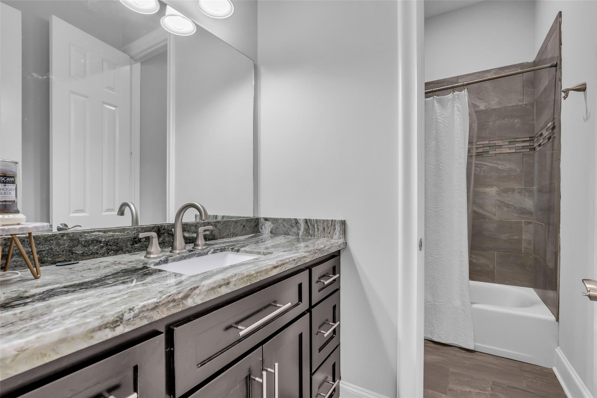 1706 Opal Trail