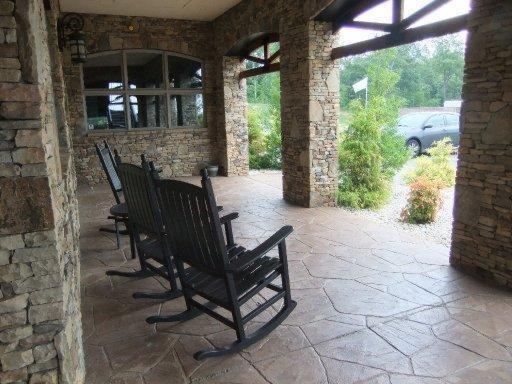 Lot 383 Thief Neck View