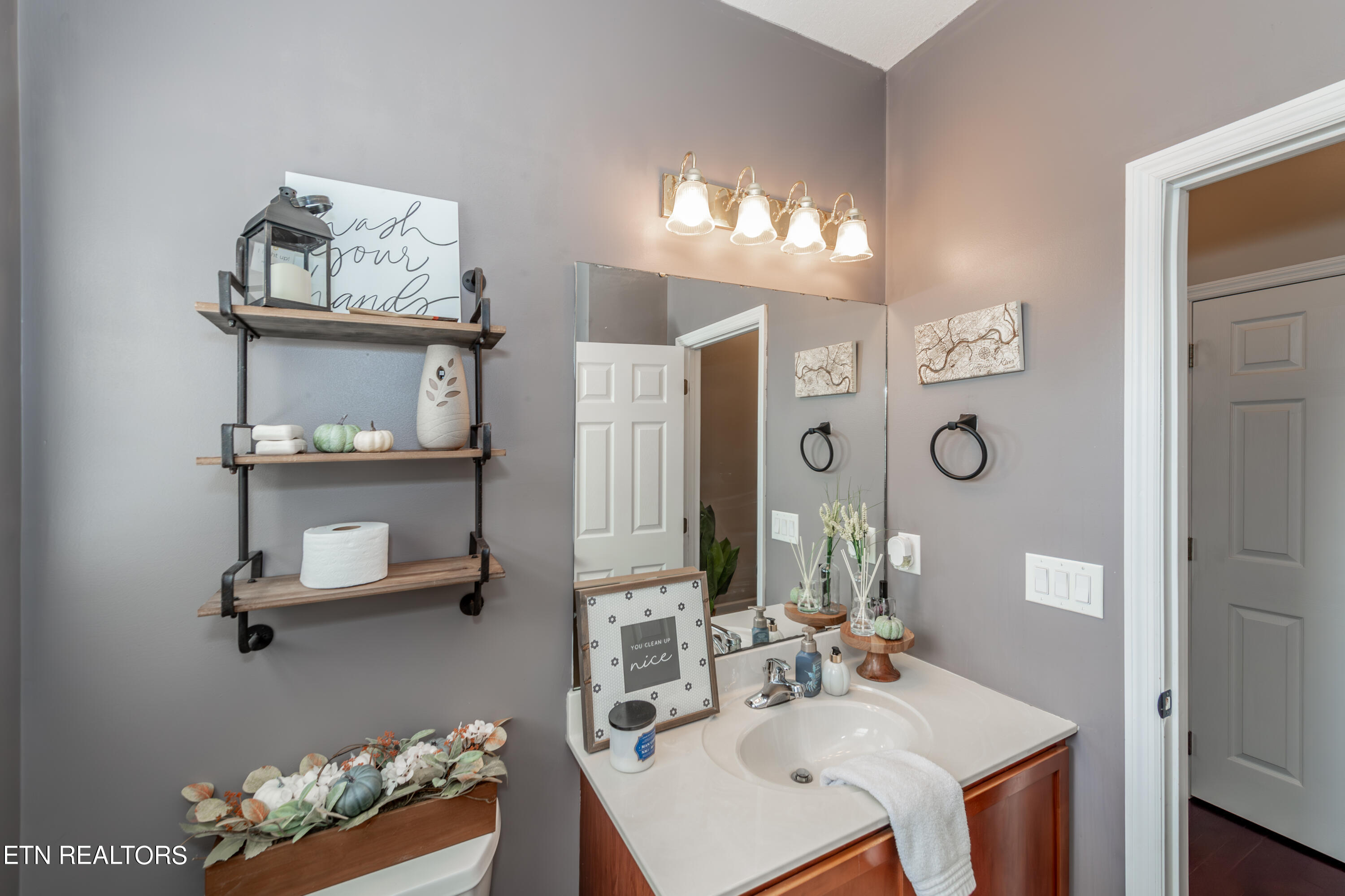 135 Hartford Village Way