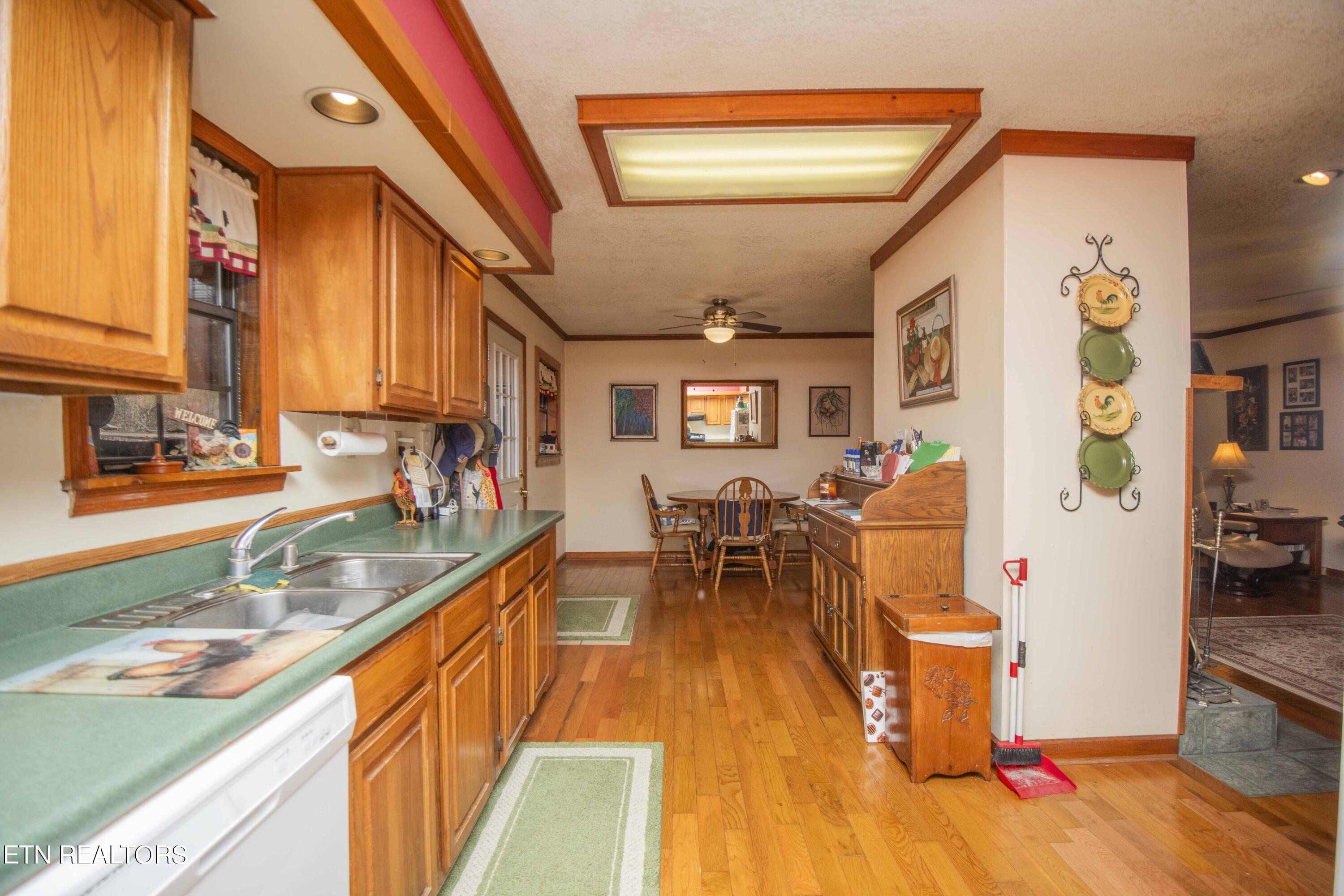 7000 State Highway 304