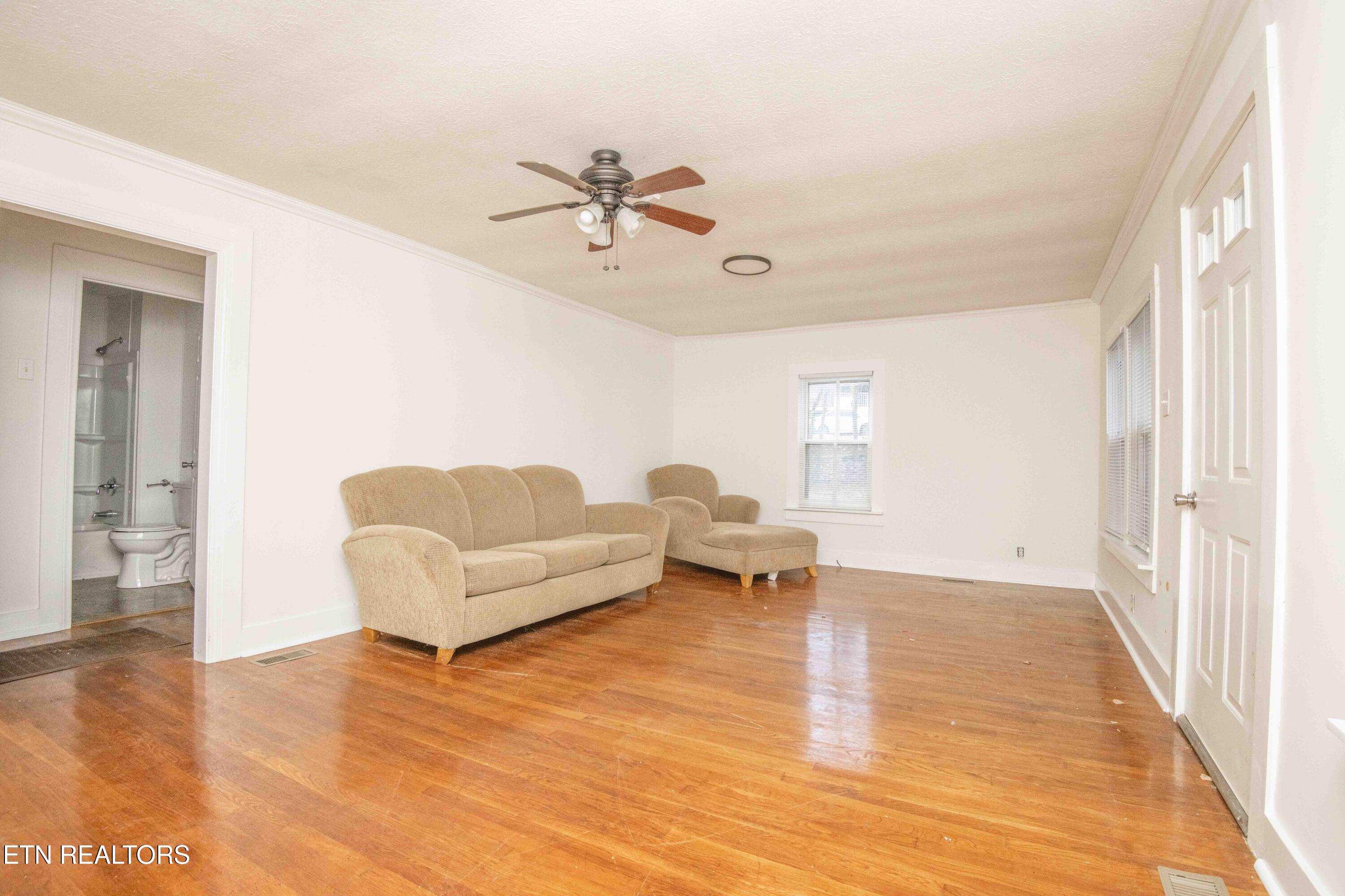 942 Old N Kentucky St