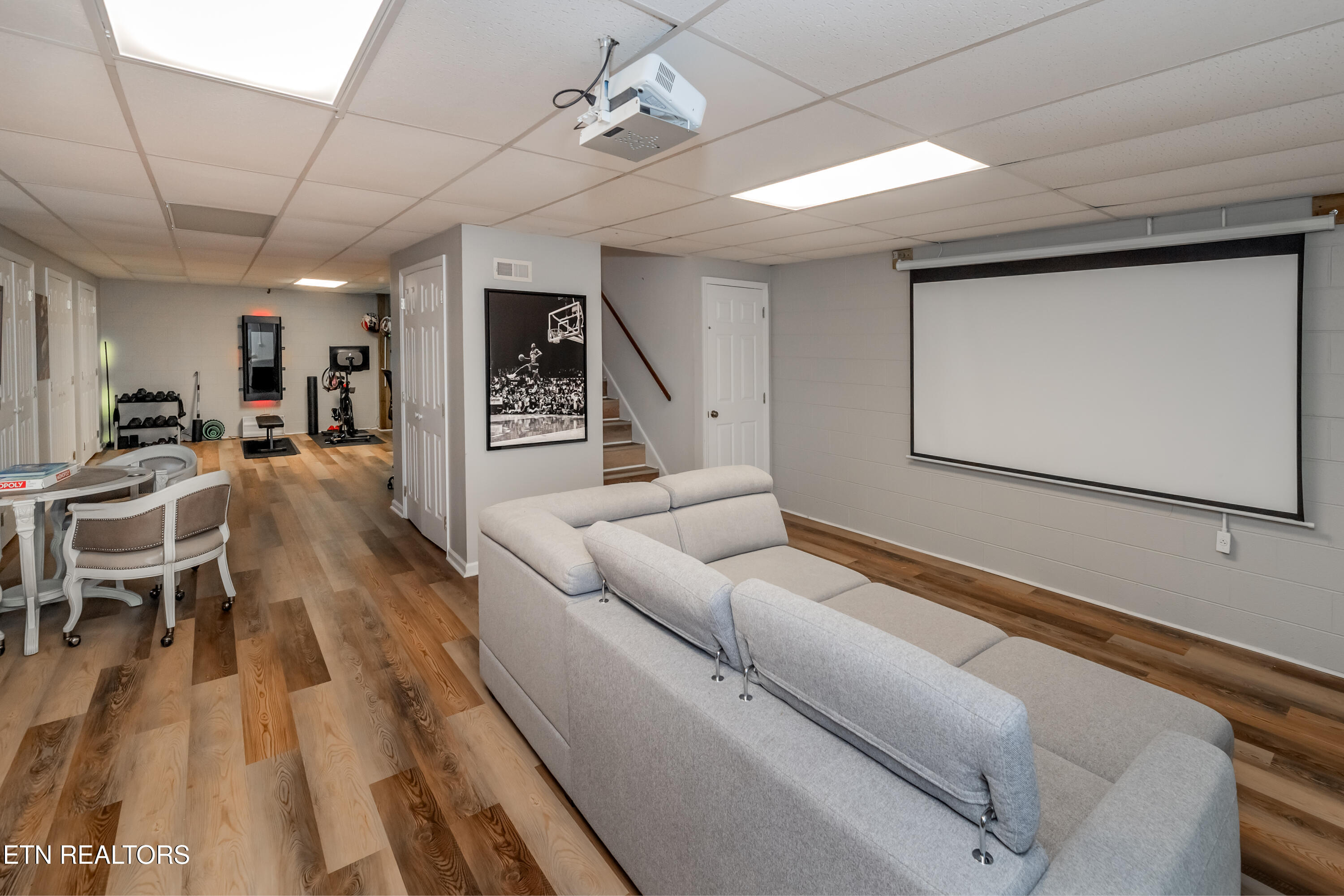 1200 River Oaks Drive