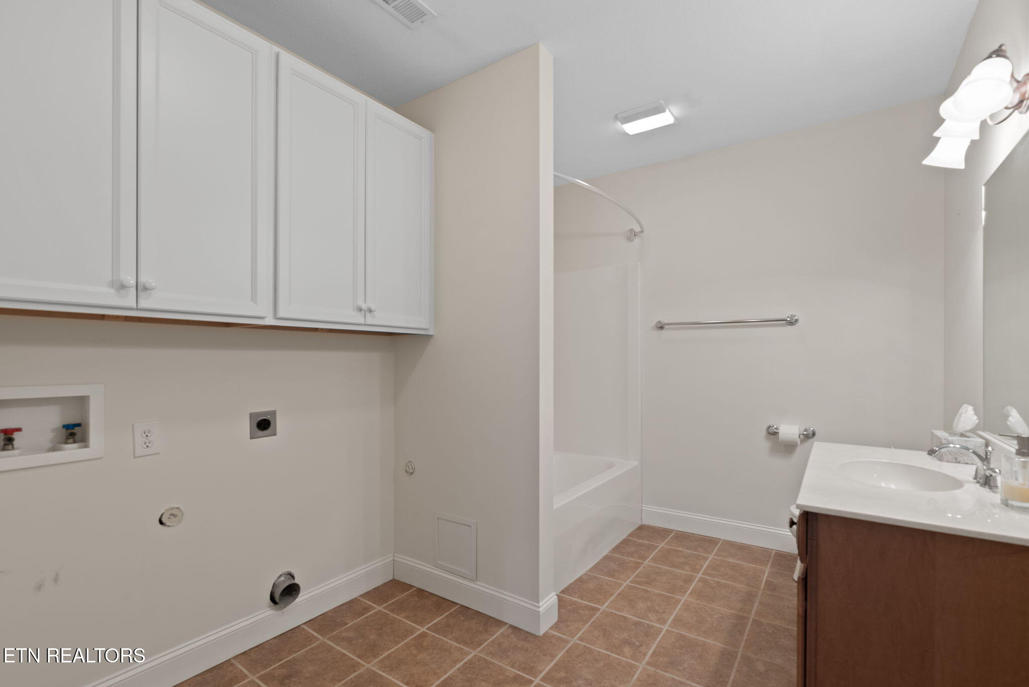 208 High Pointe Village Way