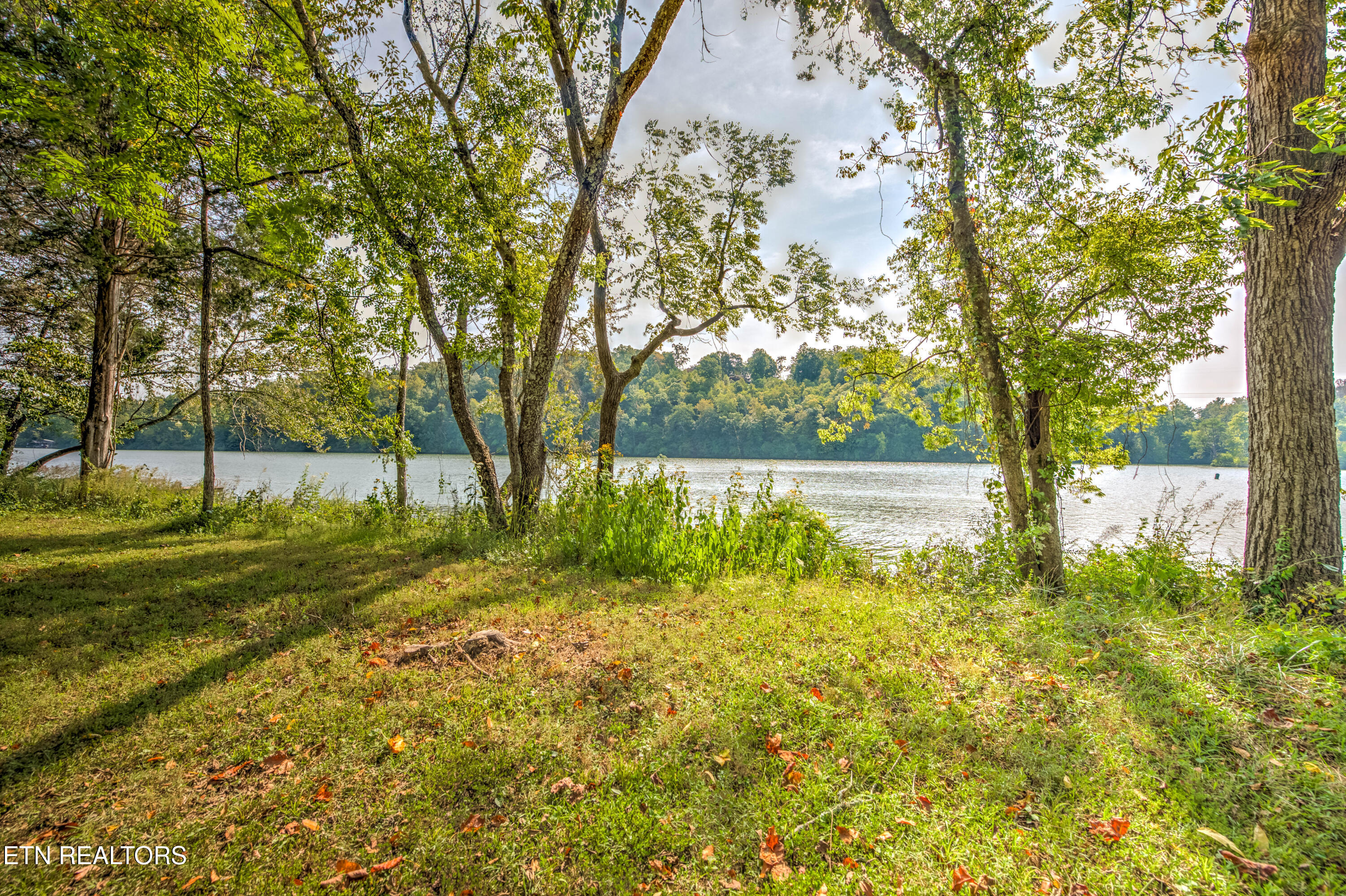 410 Lakecrest Drive