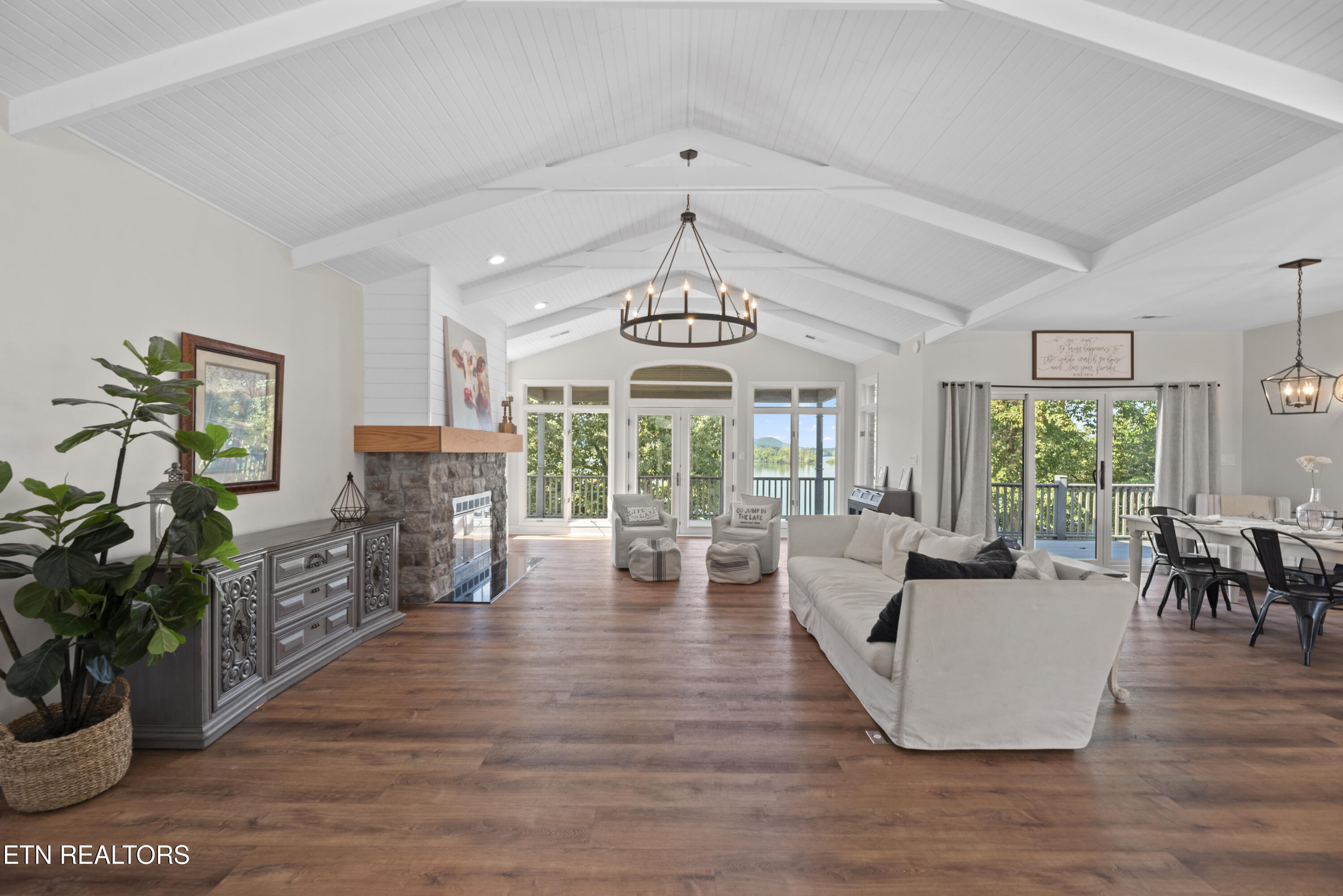201 High Pointe Village Way