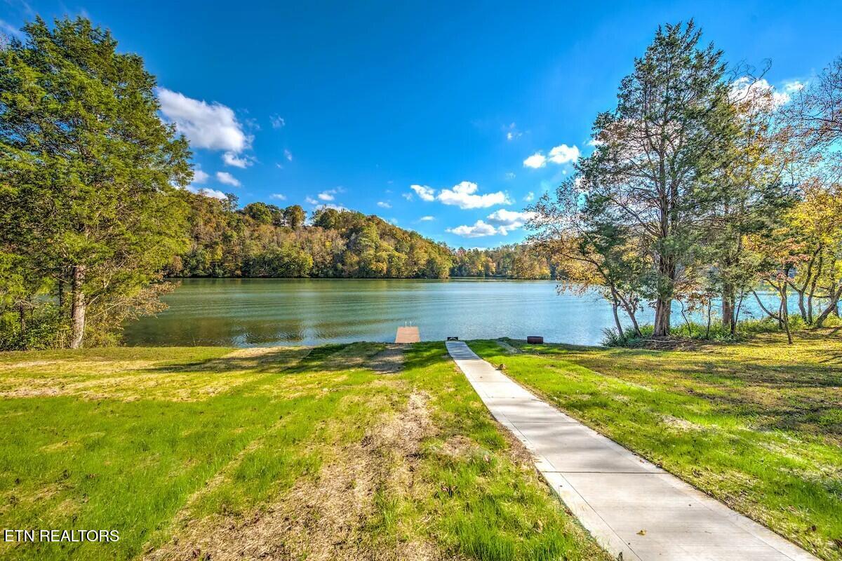 408 Lakecrest Drive