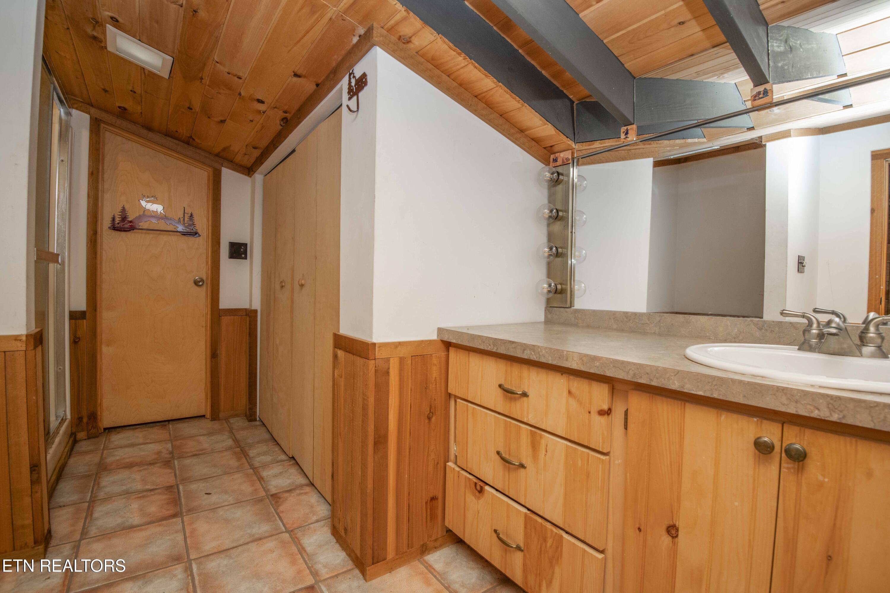 5510 Glen Cove Drive