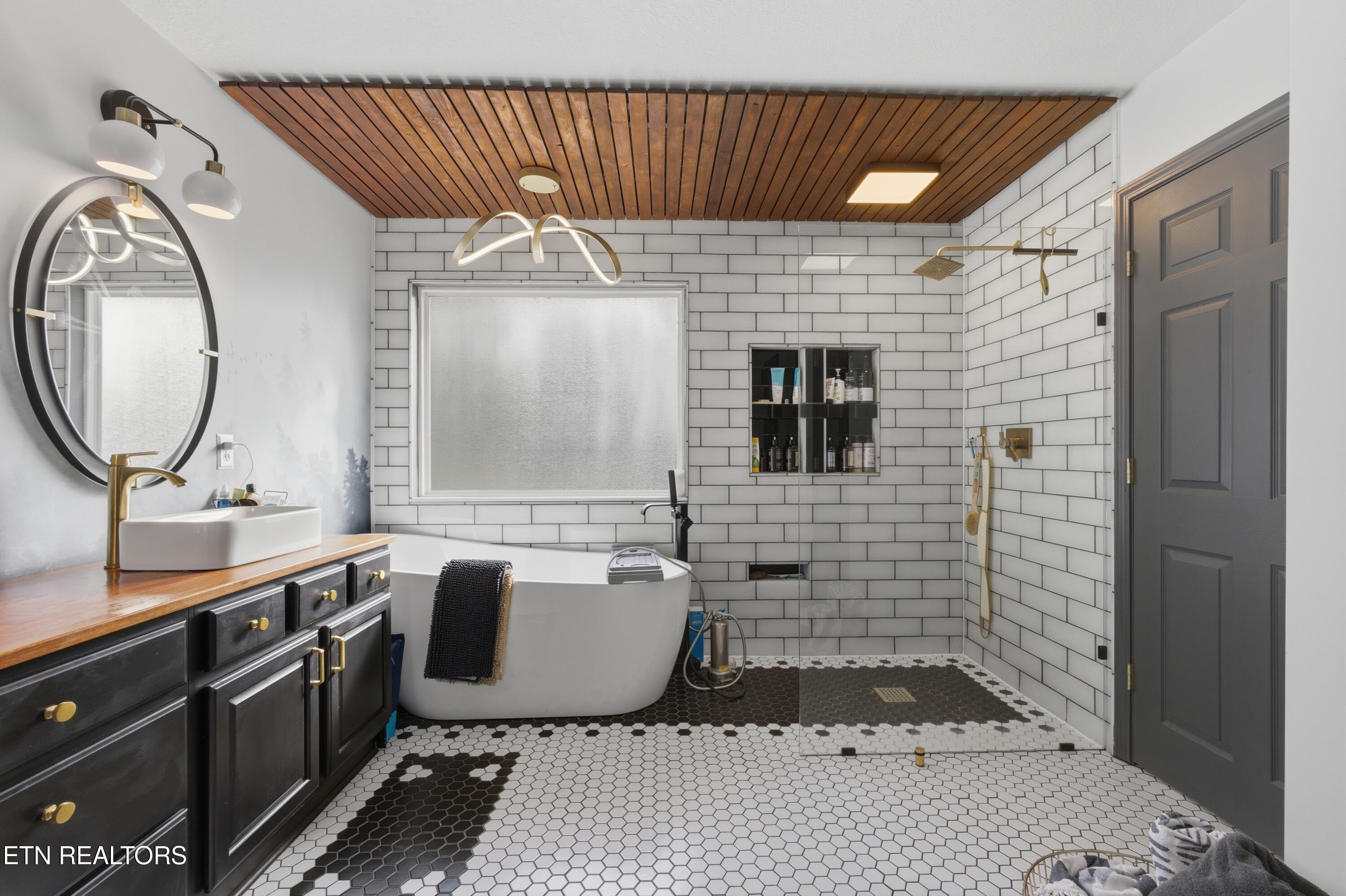 141 Settlers Rd