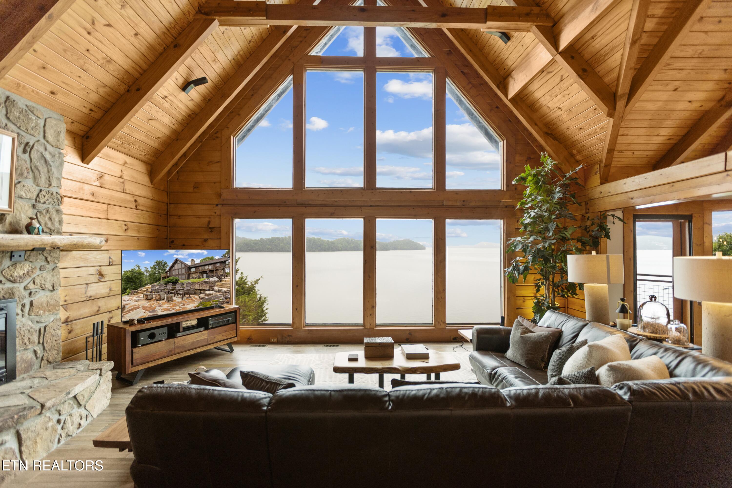 114 Chickasaw Point