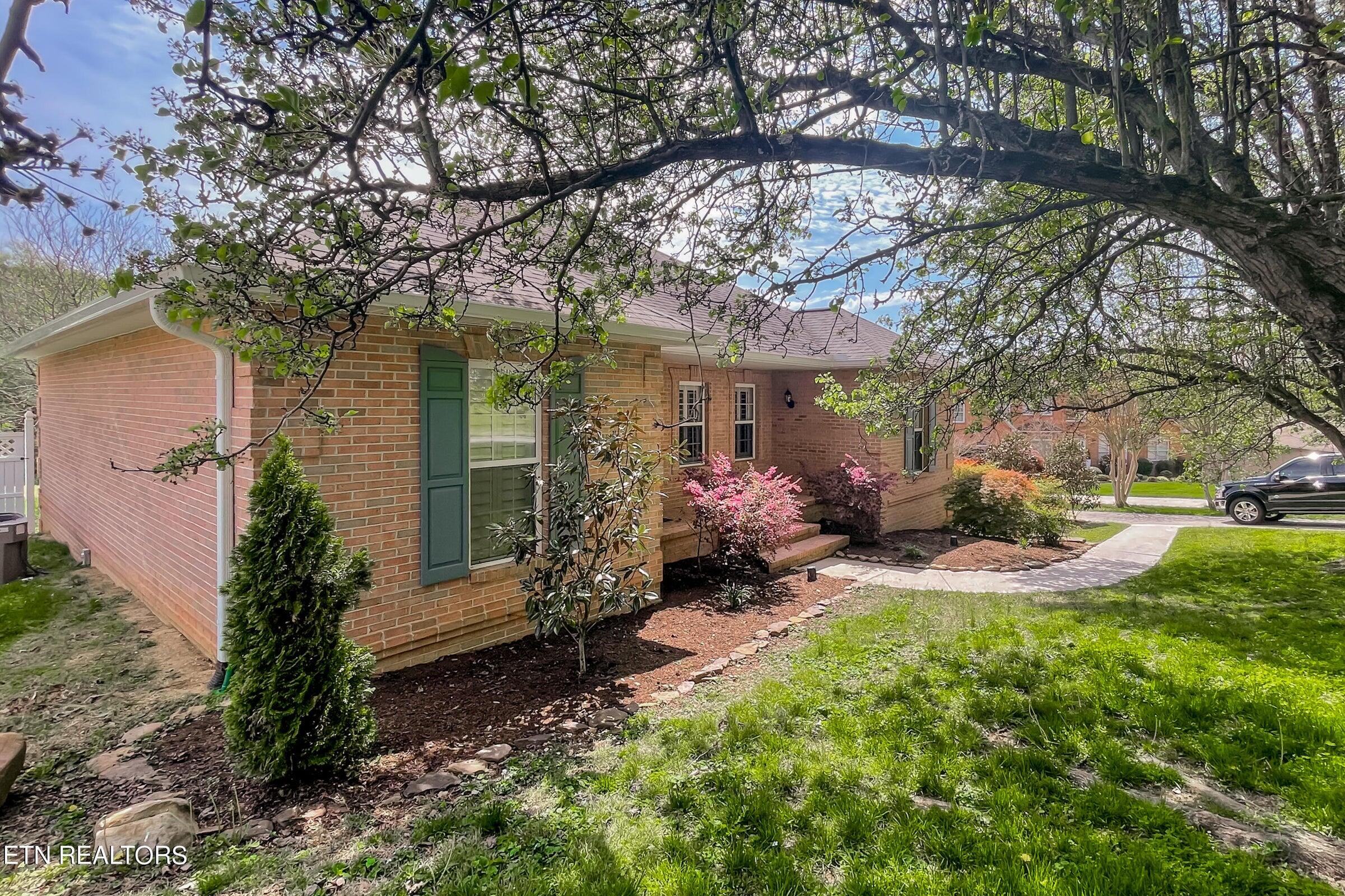 1244 River Oaks Drive