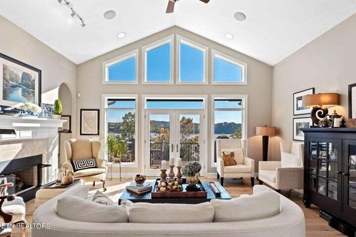 234 Pin Oak Drive