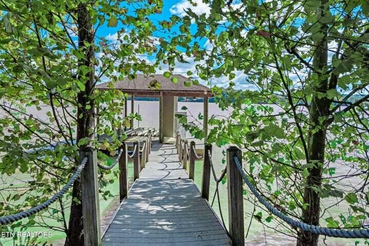 234 Pin Oak Drive
