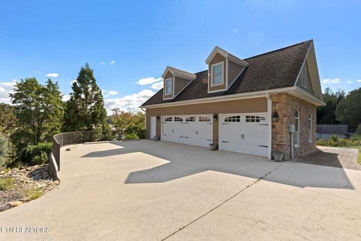 234 Pin Oak Drive