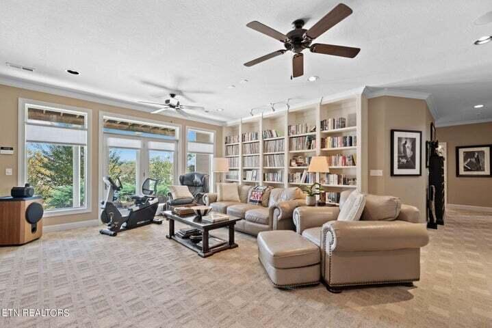 234 Pin Oak Drive