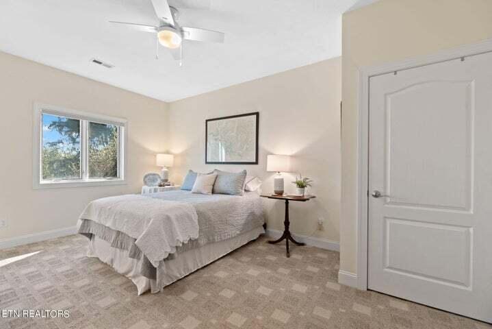 234 Pin Oak Drive