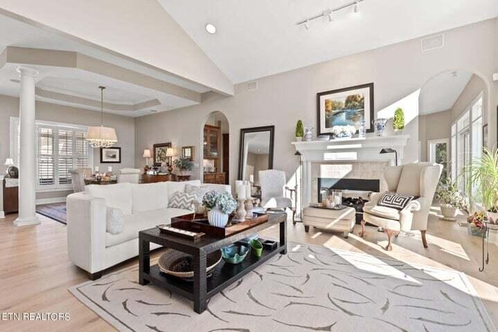 234 Pin Oak Drive