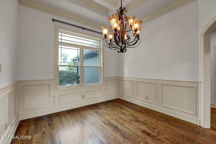 494 Chestnut Lane, 103