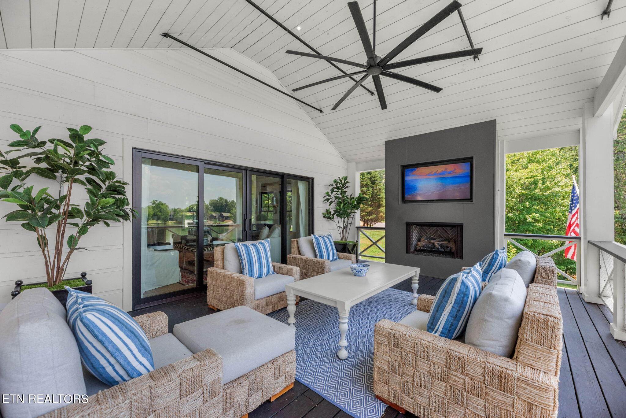 115 Ottawa Point