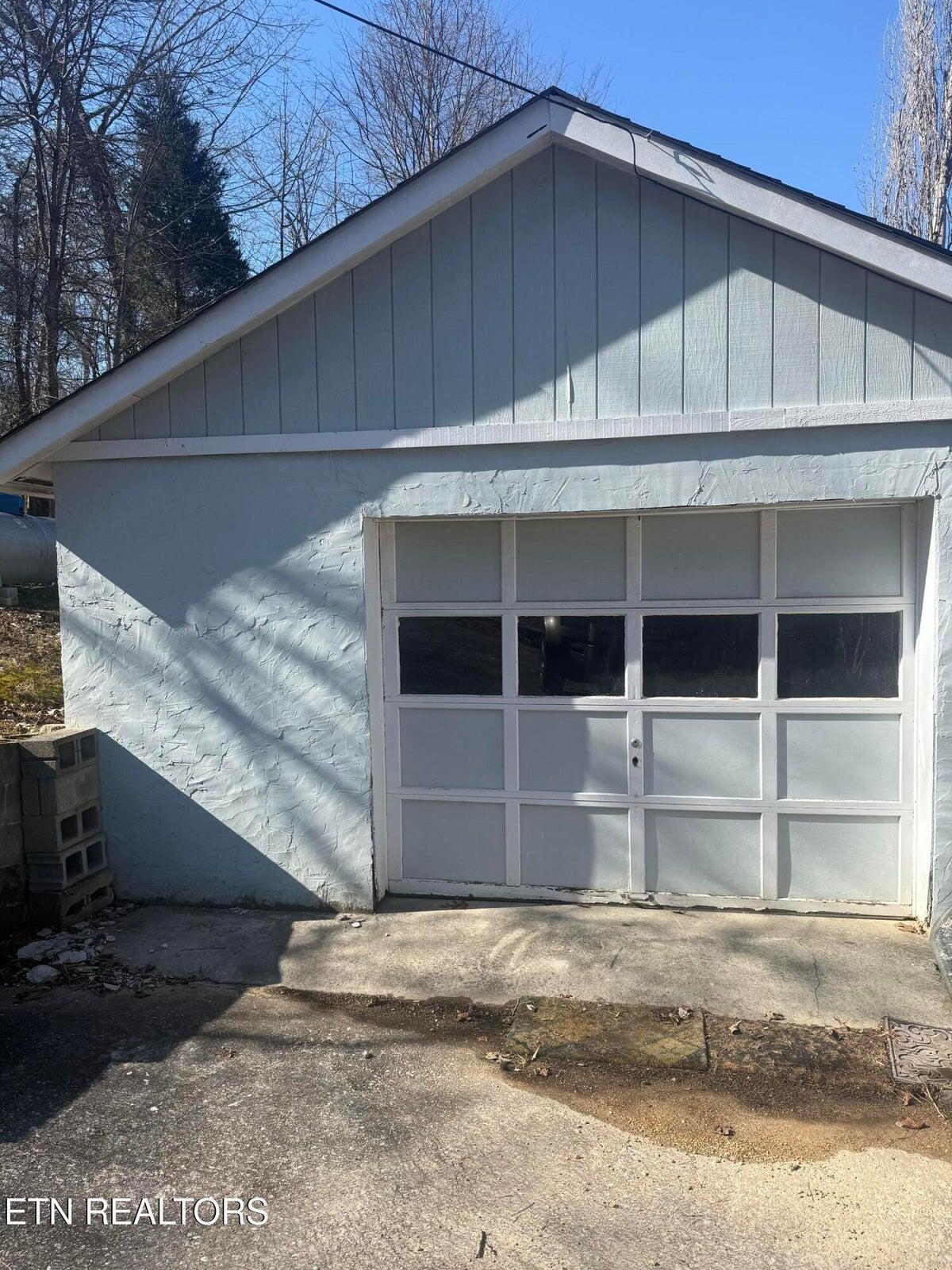 137 Lake Forest Lane