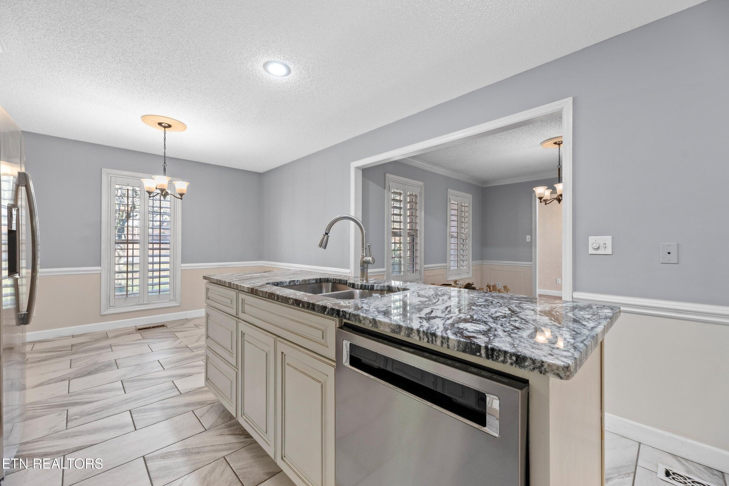 1244 River Oaks Drive
