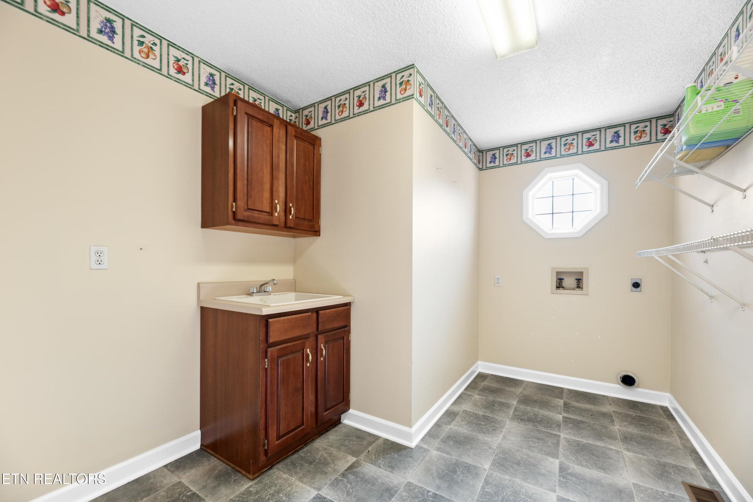 1244 River Oaks Drive
